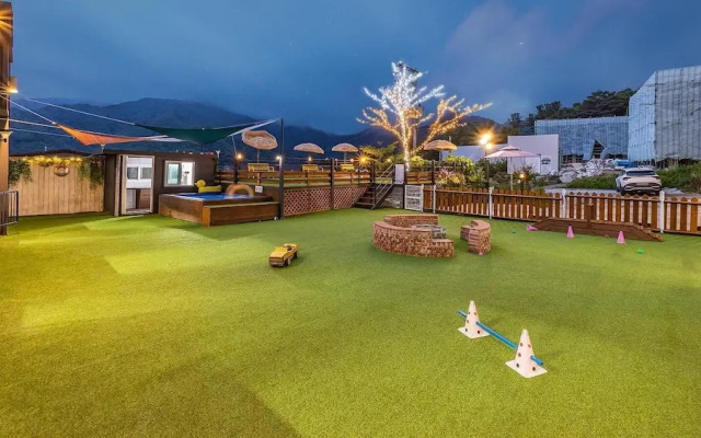 Two Puppy Place Pension