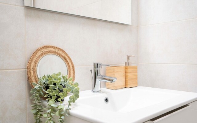 Seaside House With Jacuzzi by Wonderful Italy