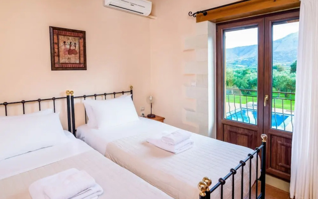 Villa Ostria Near Georgioupolis - 5BD 4BA 10pl
