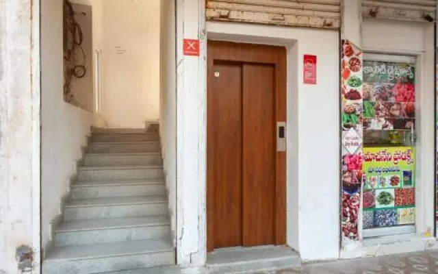 Pmr Guest Inn By OYO Rooms