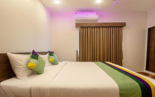 Treebo Elite Plaza, 700 Mtrs From Madikeri Fort