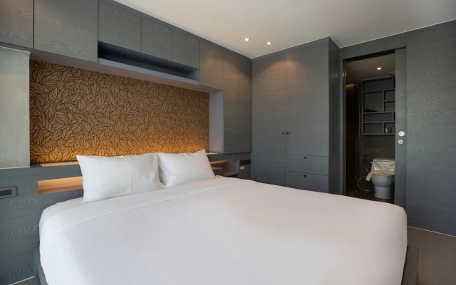 Tropical Hill Views Citygate Suite D609