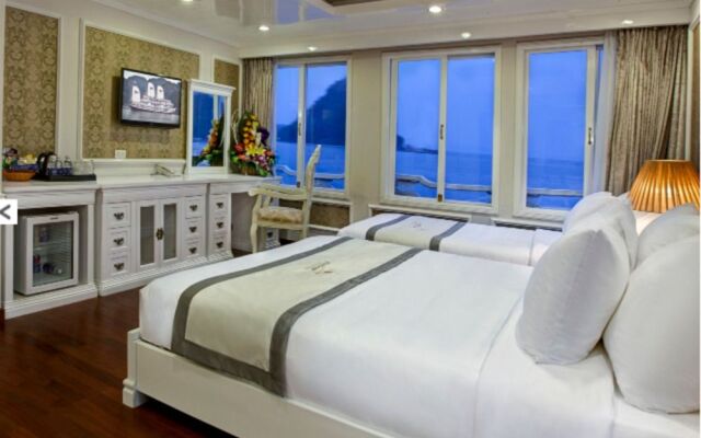 Signature Halong Cruise