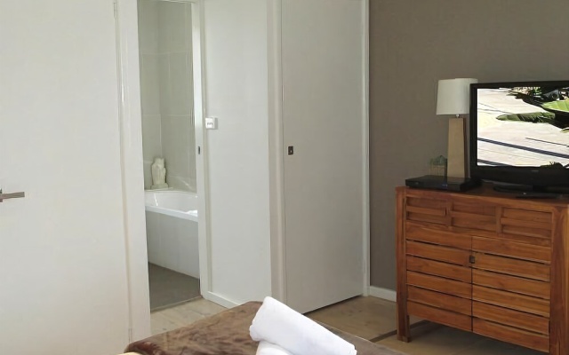 Surfside – Guest Rooms – Caves Beach