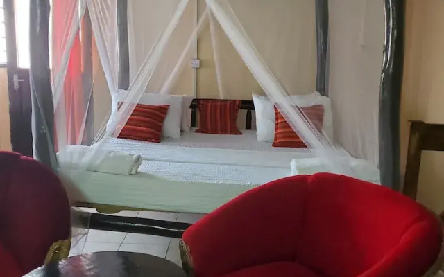4 bedroom villa with a kitchen