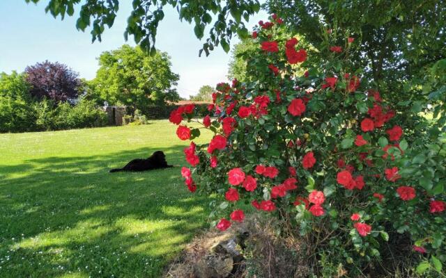 Manoir Courtyard cottage rental Vendee