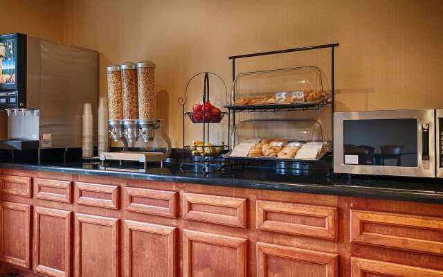 Best Western Cleveland Inn & Suites