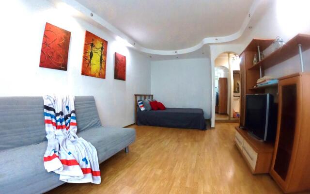 Милана на улице Газопровод