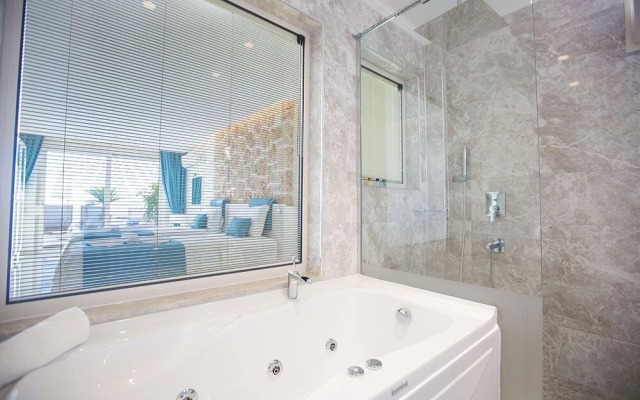 Villa Lamer by Akdenizvillam