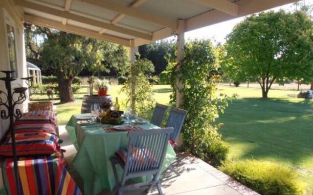 Barristers Block Vigneron Villa