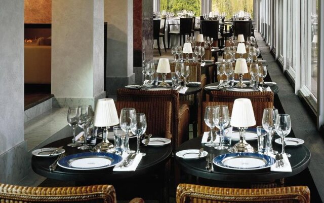 Martin's Château du Lac