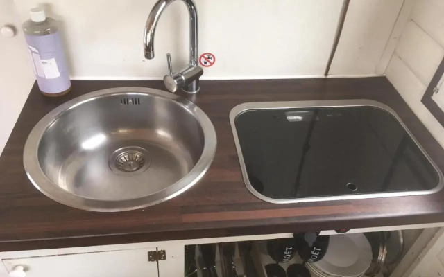 Hausboot mit Hottub in Berlin
