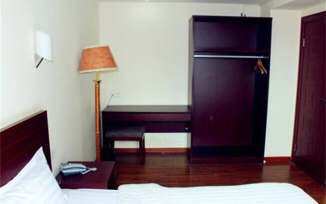 Yi Jia Holiday Hotel