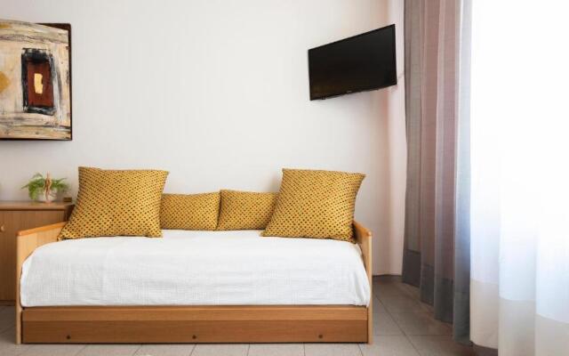 JOIVY Charming Flat Near Train Station