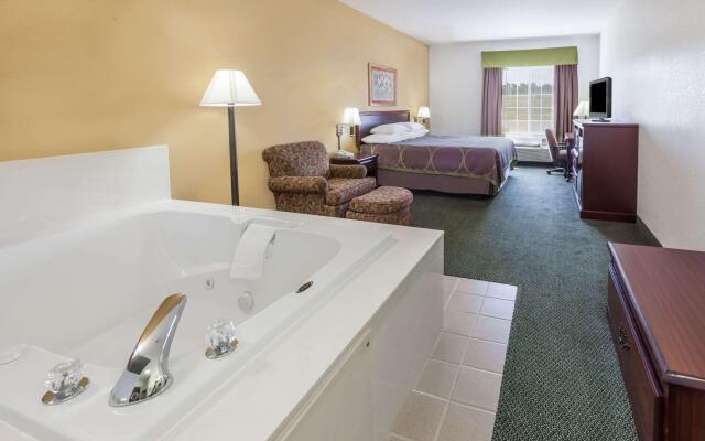 Super 8 by Wyndham Hillsboro TX