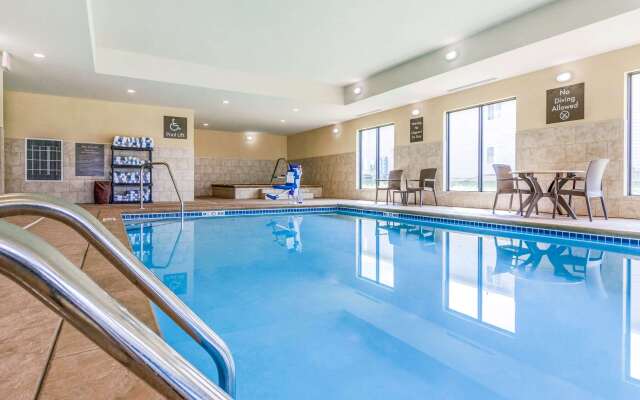 Comfort Suites University