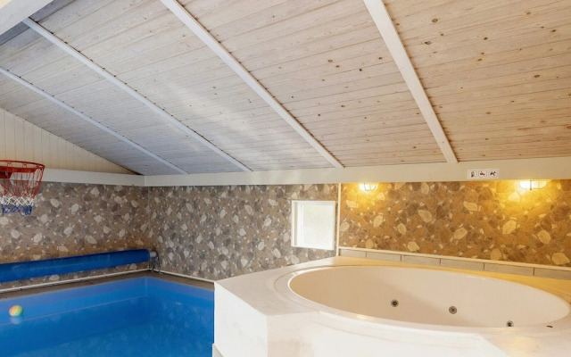 10 Person Holiday Home in Humble