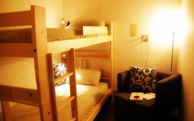 Bubbling Bunny Café - Hostel