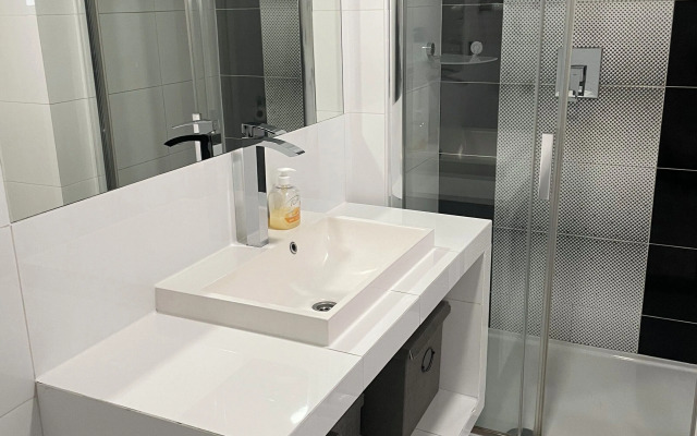 Luxury Apartments Just In Center