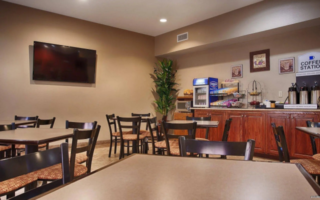 Best Western Oasis Inn