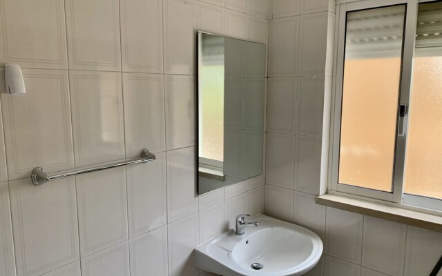 Lovely 2-bed Apartment in Lisbon Center