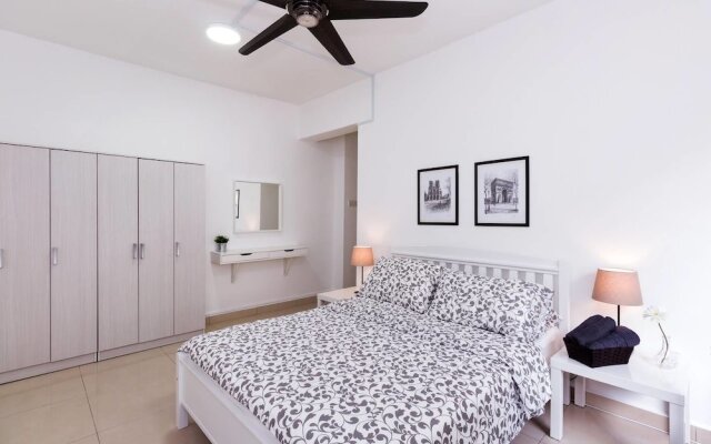 Chic Family Home Near Mont Kiara