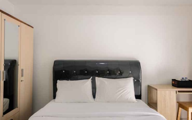 Studio Comfortable and Spacious Casa De Parco Apartment By Travelio – Guest Rooms – Legok