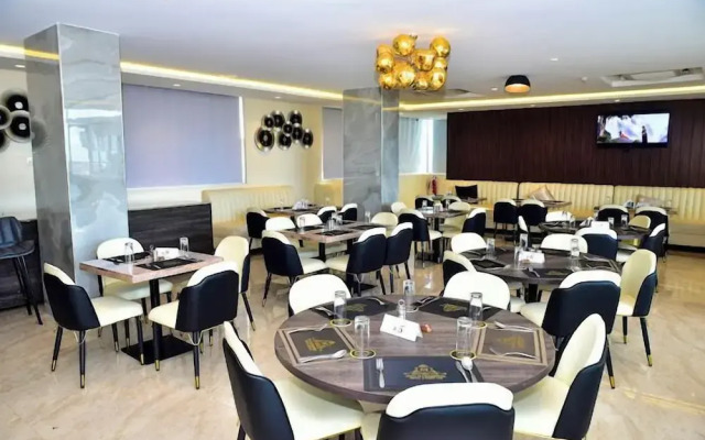3pple M Continental Hotel & Suites