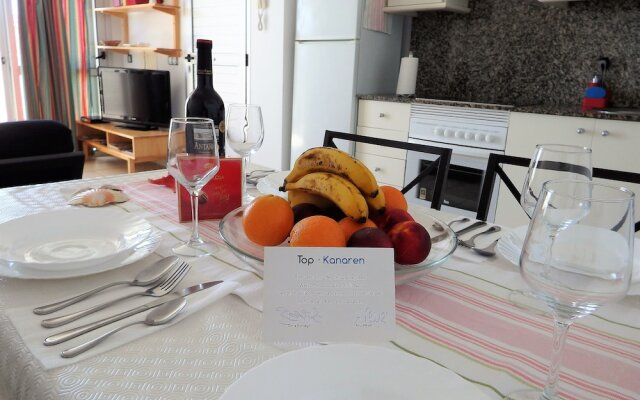 Apartment Poris with Sea View and Pool