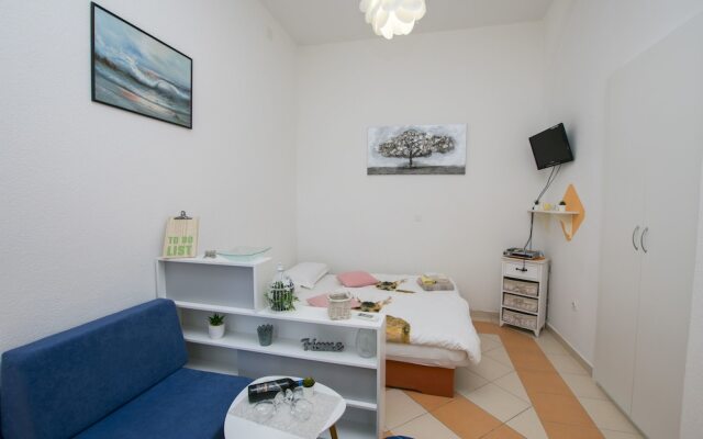 Apartment Neno Grebastica