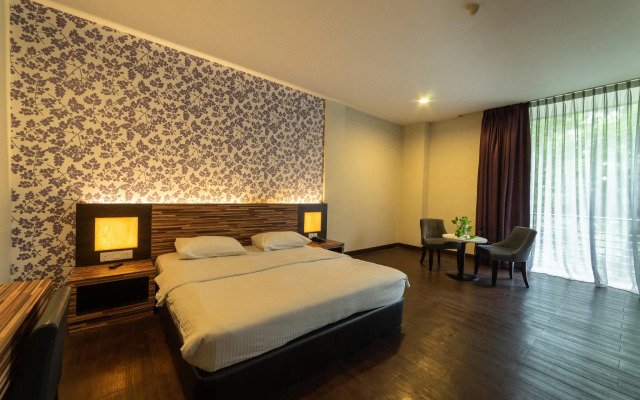 WaterFront Boutique Hotel