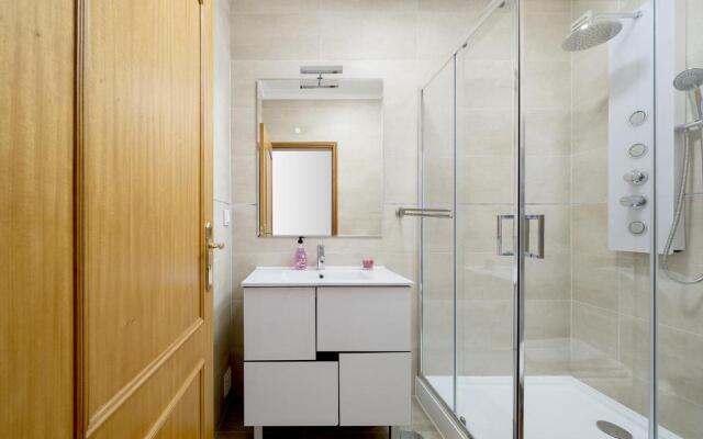 2 Bed Apartment, Quarteira, 10 Min walk to Vilamoura