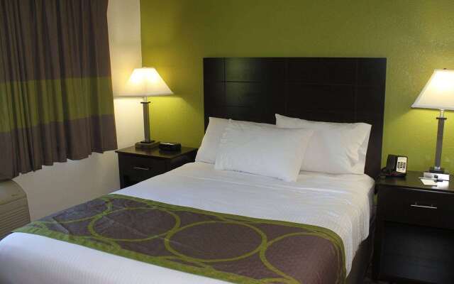 AmericInn by Wyndham West Burlington