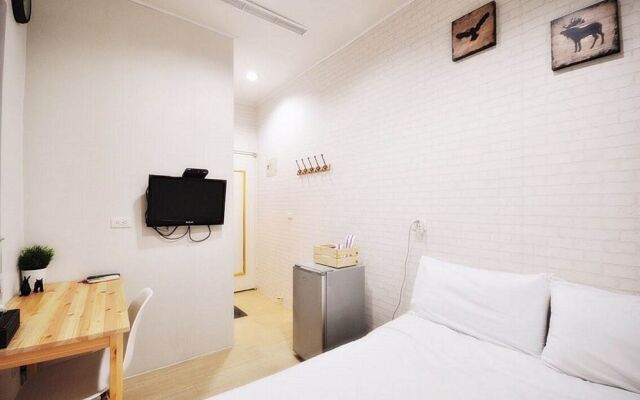 Travelers Little House 2