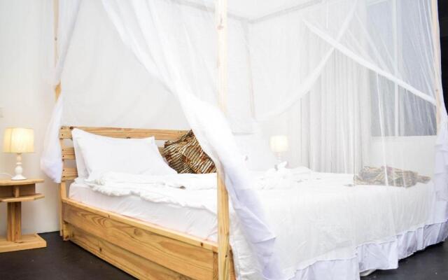 Uhuru House and Restaurant