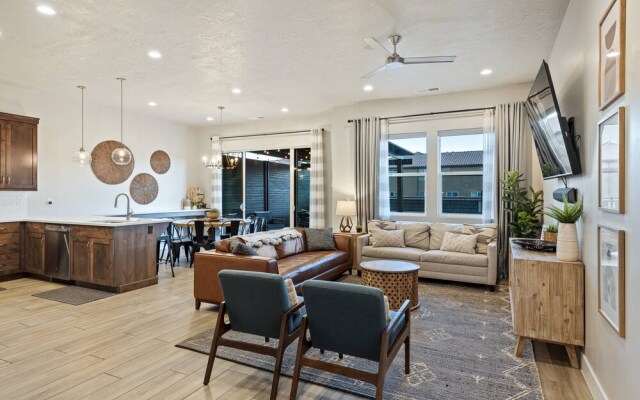 Private Pool Oasis #57 5 Bedroom Townhouse