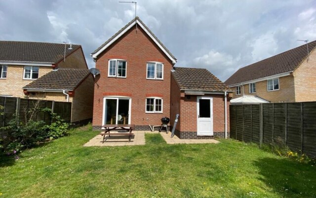 Entire 3-bed House - Child & Pet Friendly