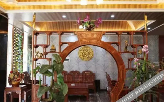 西双版纳景洪隆泰花园酒店(告庄星光夜市店)