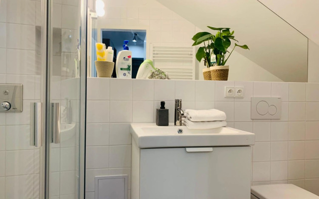 Cozy friendly place with free parking