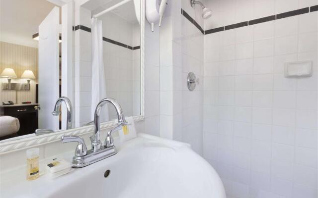 Days Inn Vancouver Metro