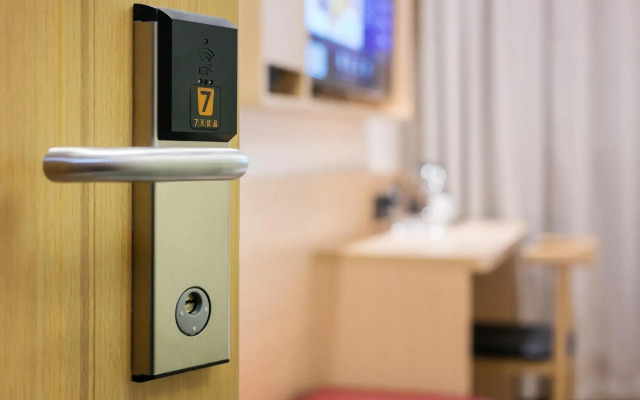 Super 8 Hotel