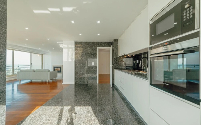 Grand Modern Seaside With View