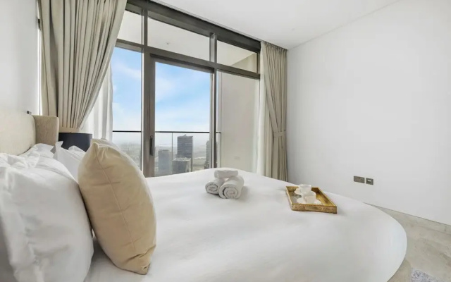 Elegant 3BR Canal & Burj Khalifa Views