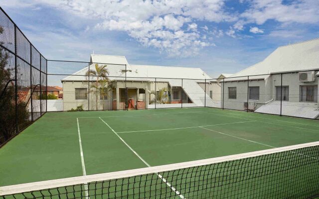 Broadwater Resort Como