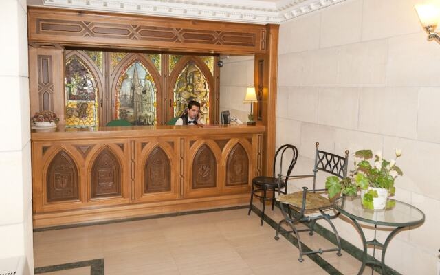 Hostal Santo Domingo de Silos