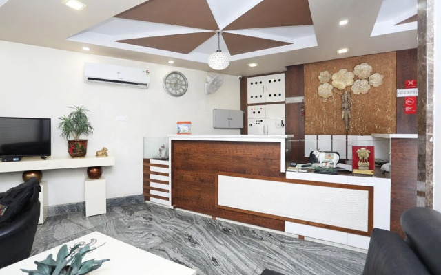 OYO 2295 Hotel Razia Inn