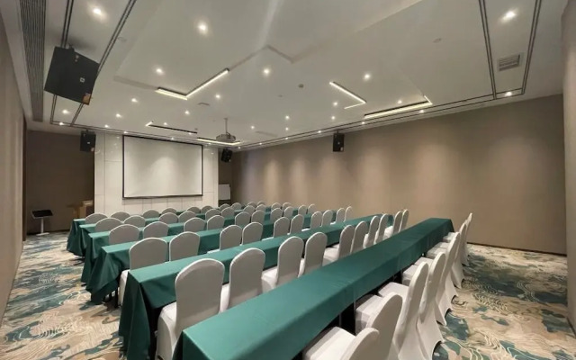Hazens Hotel (Chengdu Chunxi Road, Tianfu Square)