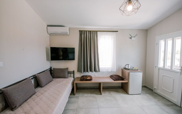 Acrocorinth Apartments