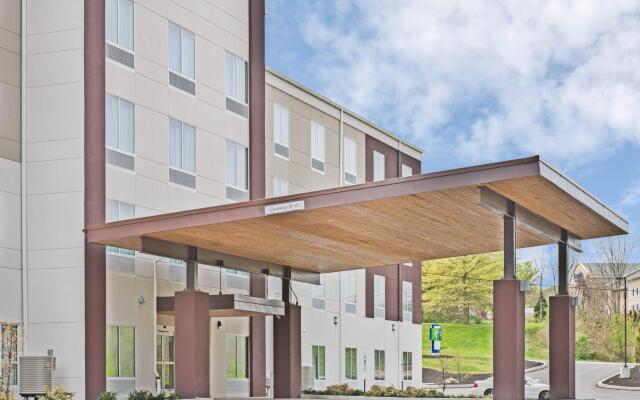 Holiday Inn Express & Suites New Cumberland by IHG