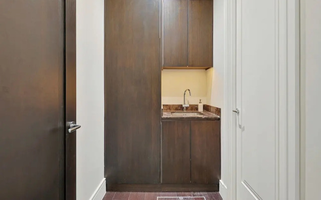 Luxe Home With Cinema Room - South Kensington